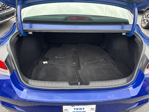 Used 2023 Hyundai Elantra SEL image 18