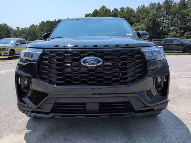 New 2026 Ford Explorer ST-Line w/ ST-Line Street Pack RWD image 8