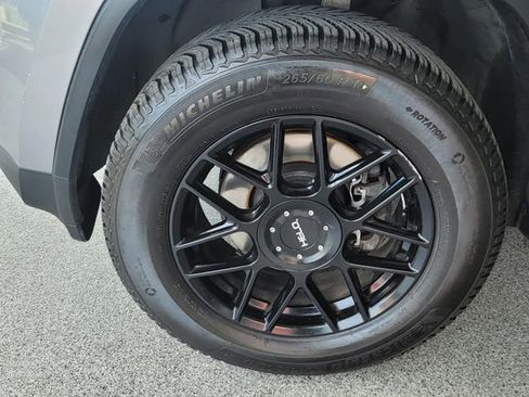 Used 2016 Jeep Grand Cherokee Limited image 6