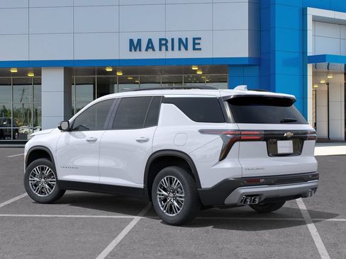 New 2026 Chevrolet Traverse LT w/ Driver Confidence Package FWD image 3