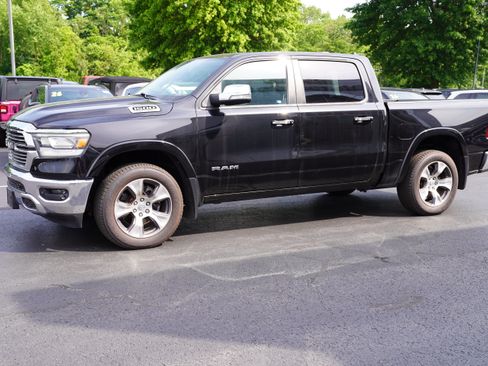 Used 2019 RAM 1500 Laramie AWD/4WD image 10