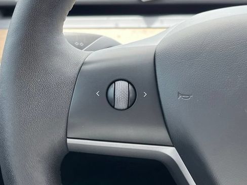 Used 2023 Tesla Model Y Long Range AWD/4WD image 13