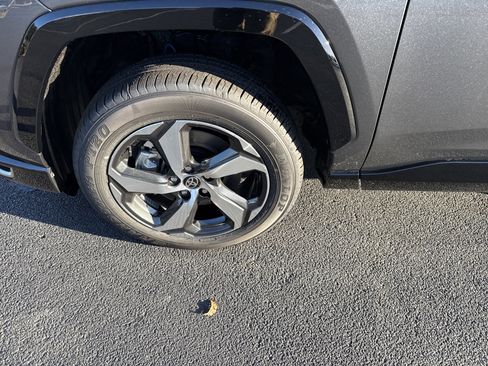 New 2025 Toyota RAV4 SE image 9