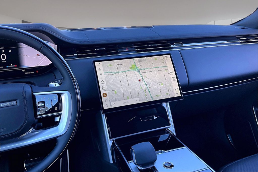New 2026 Land Rover Range Rover Long Wheelbase SE AWD/4WD image 6