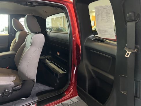 Used 2022 Toyota Tacoma SR image 18