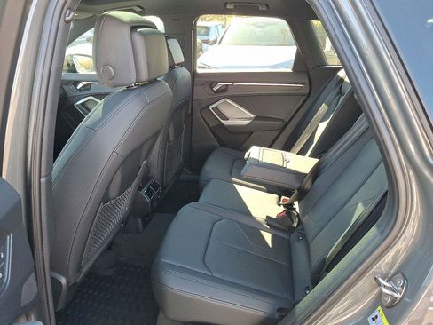 New 2025 Audi Q3 2.0T Premium image 8