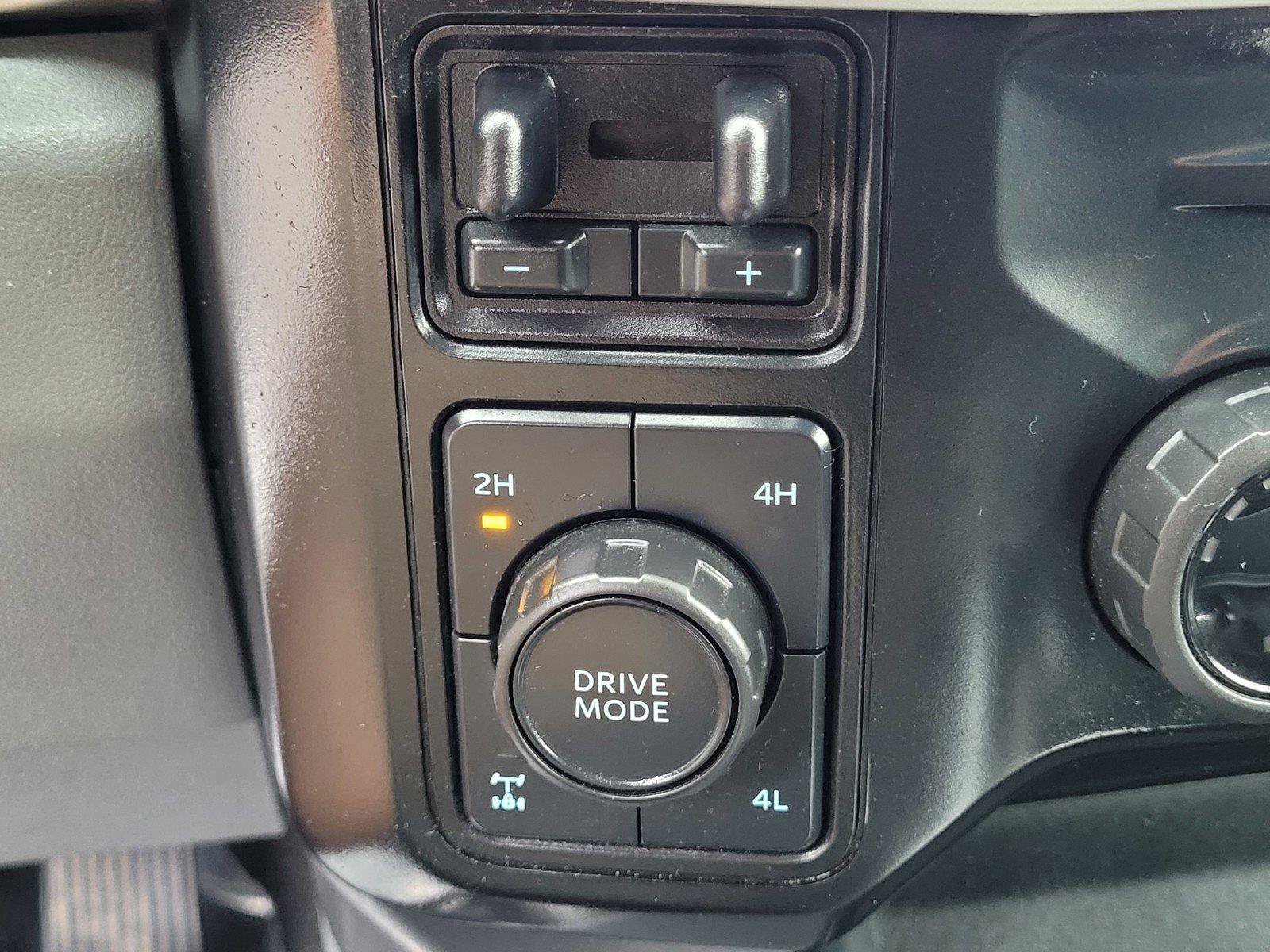 Used 2024 Ford F250 XLT w/ Black Appearance Package AWD/4WD image 15