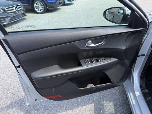 Used 2020 Kia Forte LXS FWD image 10