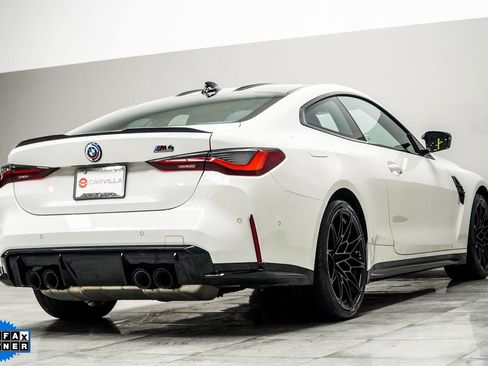 Used 2023 BMW M4 Competition w/ Executive Package image 11