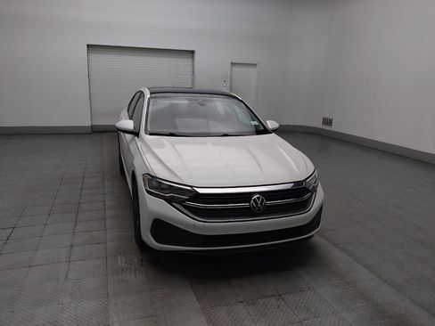 Used 2023 Volkswagen Jetta SE FWD image 14