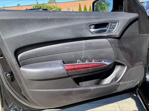 Used 2016 Acura TLX FWD image 11