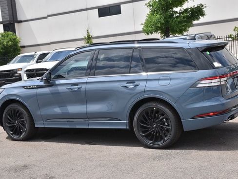New 2026 Lincoln Aviator Reserve w/ Jet Appearance Package RWD image 10