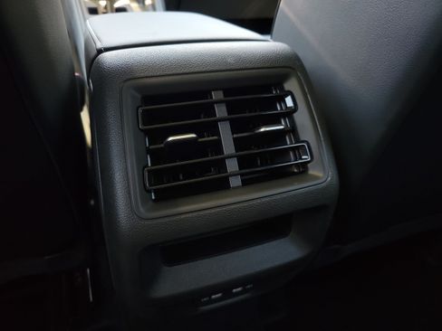 New 2026 Volkswagen Tiguan SE R-Line FWD image 15