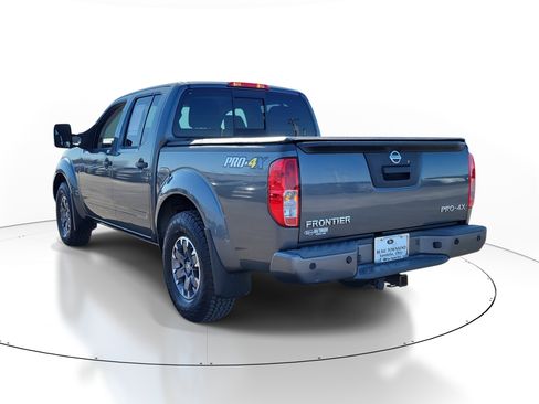 Used 2018 Nissan Frontier PRO-4X image 3