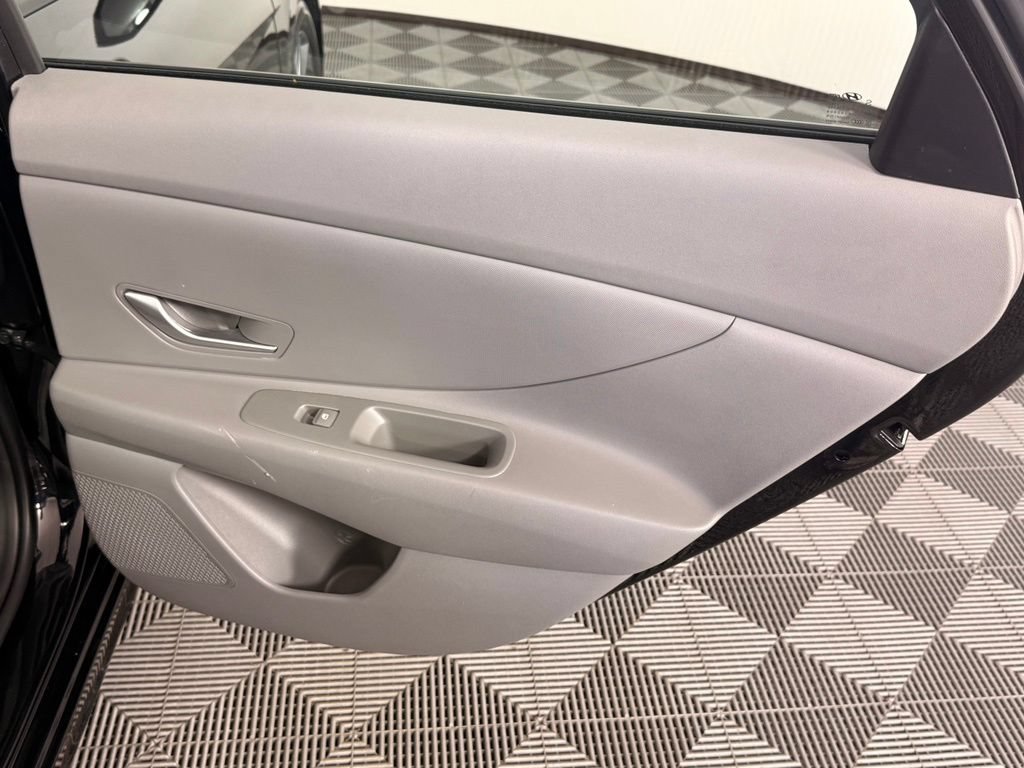 Used 2024 Hyundai Elantra SEL FWD image 20