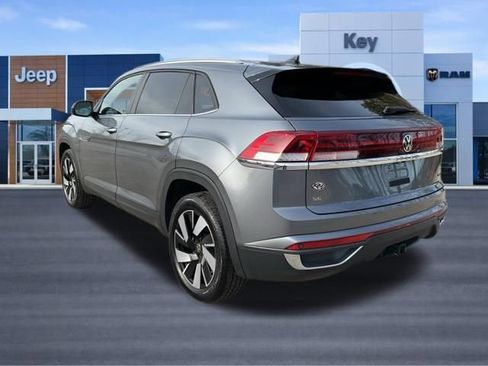 Used 2024 Volkswagen Atlas Cross Sport SE image 4