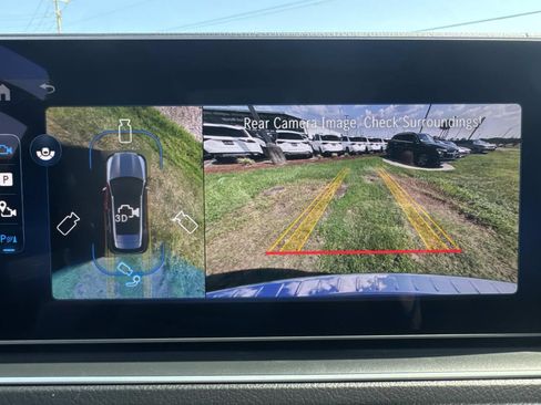 Used 2025 Mercedes-Benz GLE 450e 4MATIC image 27