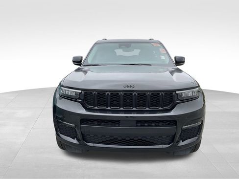 Used 2023 Jeep Grand Cherokee L Limited w/ Black Appearance Package image 3