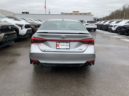 Used 2019 Toyota Avalon XSE image 5