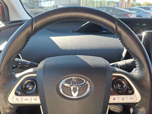 Used 2018 Toyota Prius Prime Advanced image 19