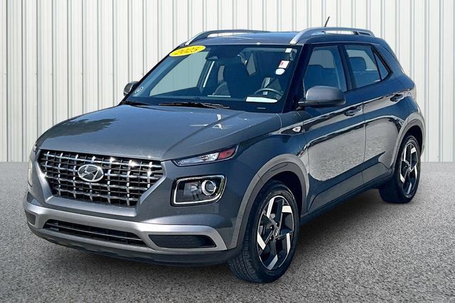 Used 2025 Hyundai Venue SEL FWD image 2