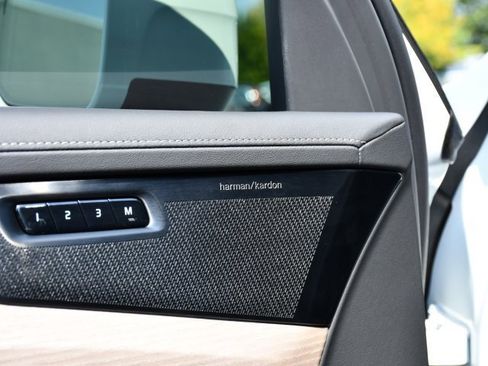 New 2026 Volvo XC90 B6 Plus w/ Protection Package Premier image 11