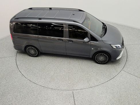Used 2022 Mercedes-Benz Metris Passenger image 12
