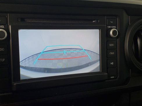 Used 2018 Toyota Tacoma SR image 26