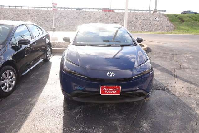 New 2027 Toyota Prius LE FWD image 5