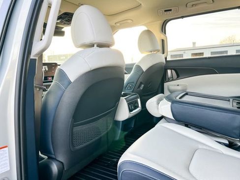 New 2026 Kia Carnival SX Prestige image 11