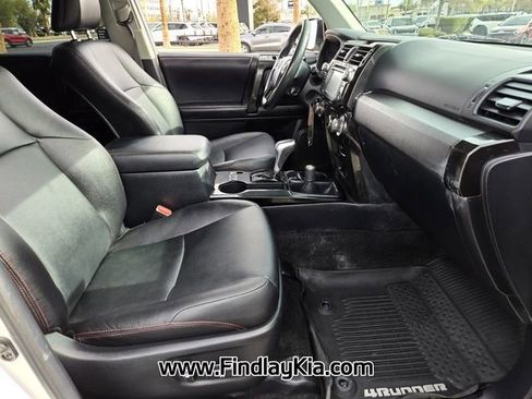 Used 2018 Toyota 4Runner TRD Off-Road Premium image 19