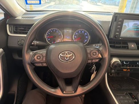 Used 2021 Toyota RAV4 LE image 20