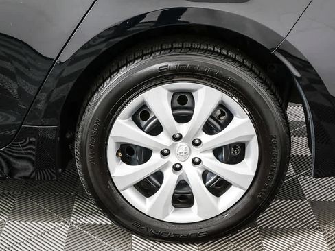 Used 2024 Toyota Corolla LE image 33