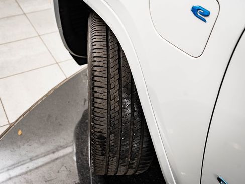 Used 2023 Jeep Grand Cherokee 30th Anniversary image 51