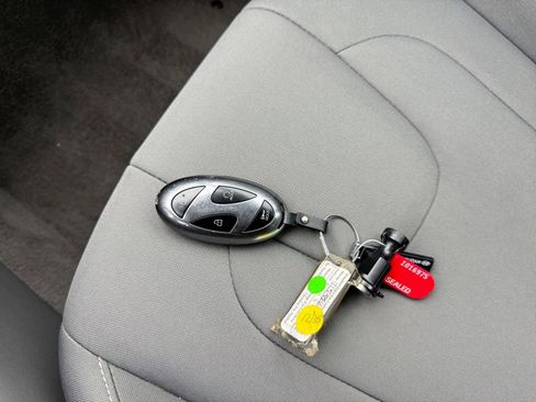 Used 2025 Hyundai Elantra SEL image 22