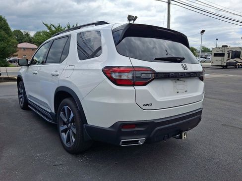 Used 2023 Honda Pilot Elite image 4