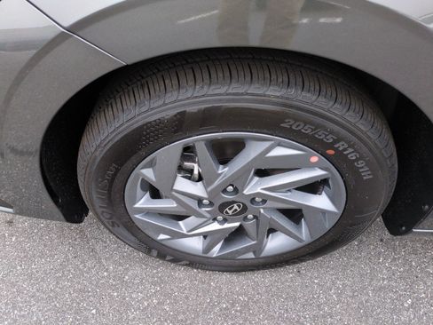 New 2026 Hyundai Elantra Hybrid FWD image 12