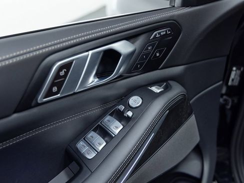 Used 2024 BMW X7 xDrive40i image 12