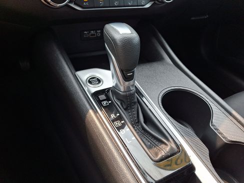 Used 2025 Nissan Altima 2.5 SV FWD image 14