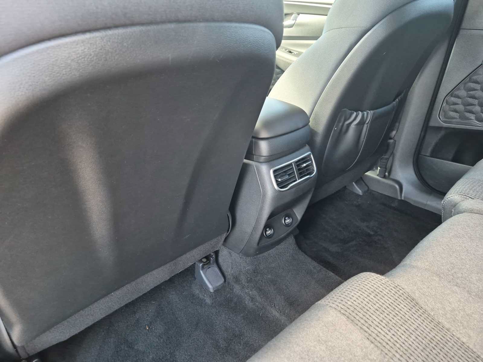 Used 2023 Hyundai Santa Fe SEL FWD image 18