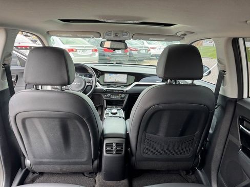 Used 2022 Kia Niro EX Premium FWD image 23