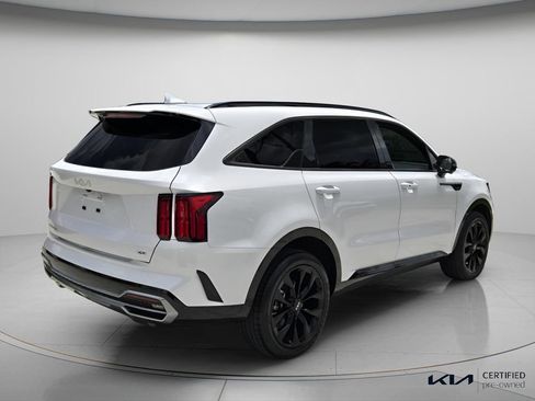 Certified 2023 Kia Sorento SX AWD/4WD image 7