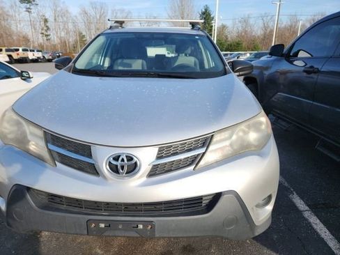 Used 2015 Toyota RAV4 LE image 3