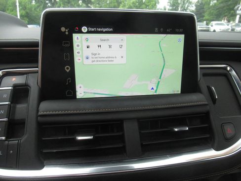 Used 2024 GMC Yukon XL AT4 w/ Technology Package AWD/4WD image 31