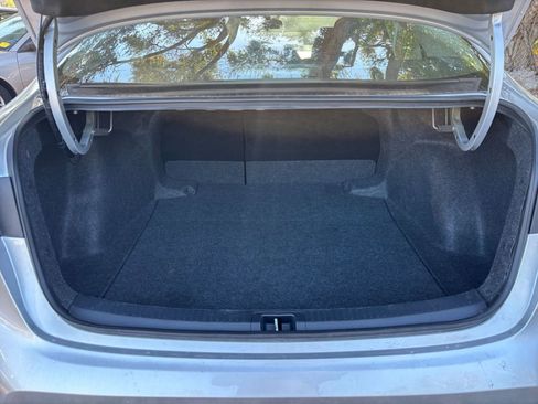 Used 2025 Toyota Corolla LE image 32