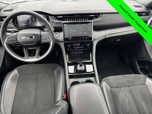 Used 2024 Jeep Grand Cherokee L Altitude image 28