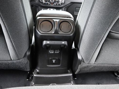 Used 2025 Jeep Wrangler Unlimited Sahara w/ Safety Group AWD/4WD image 15