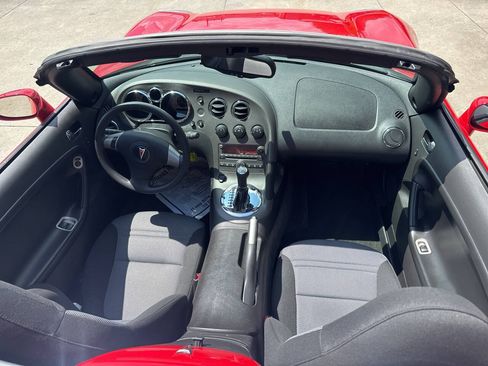 Used 2008 Pontiac Solstice Convertible w/ Preferred Package RWD image 12