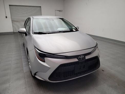 Used 2021 Toyota Corolla LE image 14