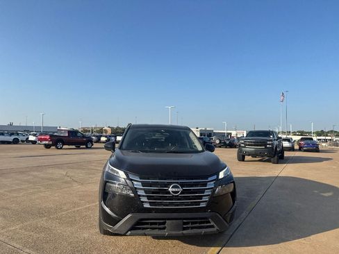 Certified 2025 Nissan Rogue SV AWD/4WD image 4